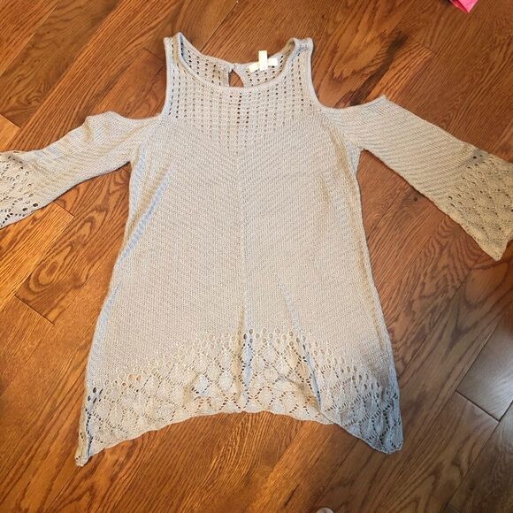 LAUREN Conrad  cold shoulder sweater - Picture 3 of 5